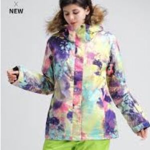 GSOU SNOW 10K colorful Women's Ski Jacket with Faux Fur Hood M Regular Fit NWOT